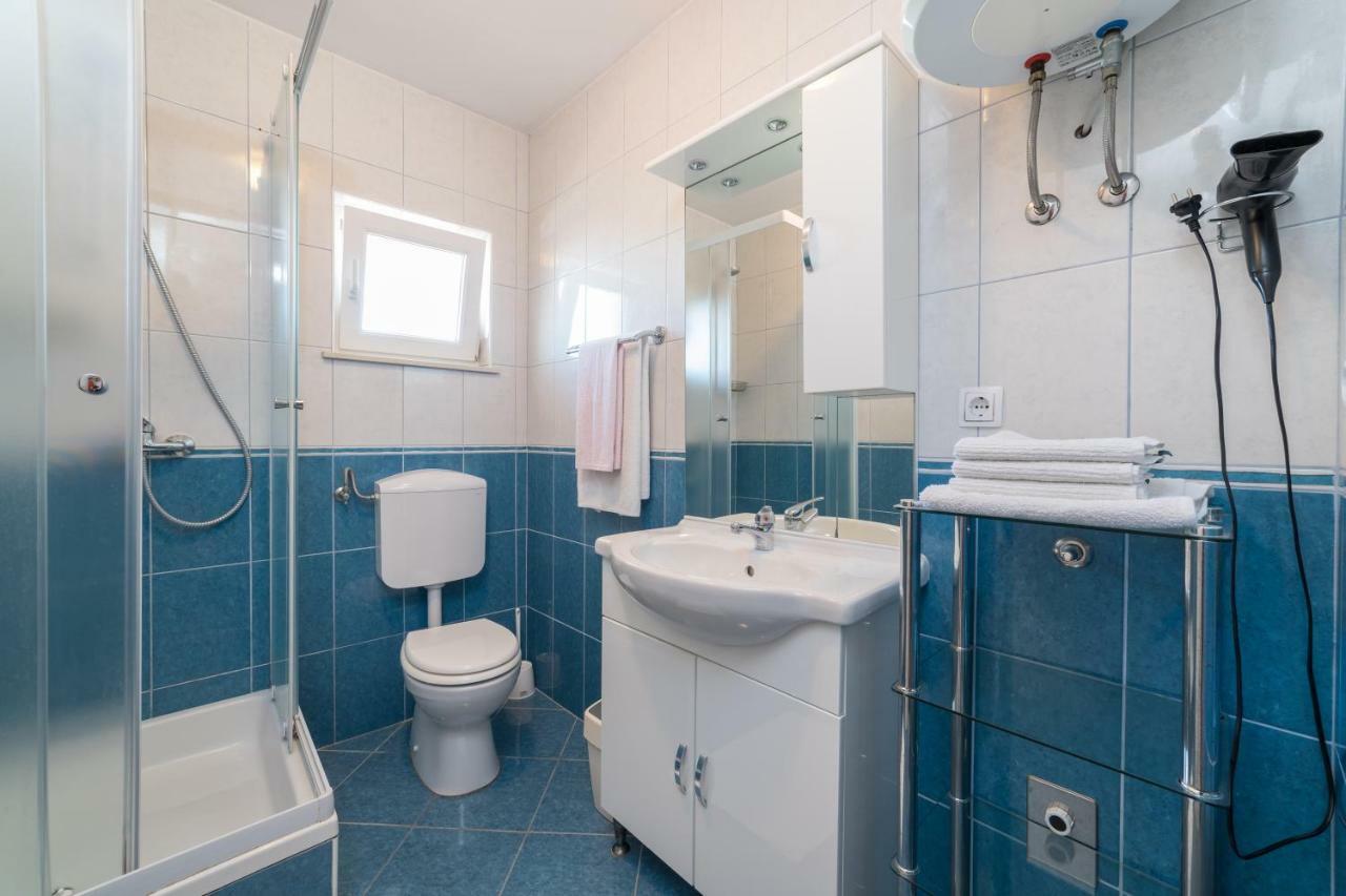 Apartments Jakovcev เบทินา ภายนอก รูปภาพ