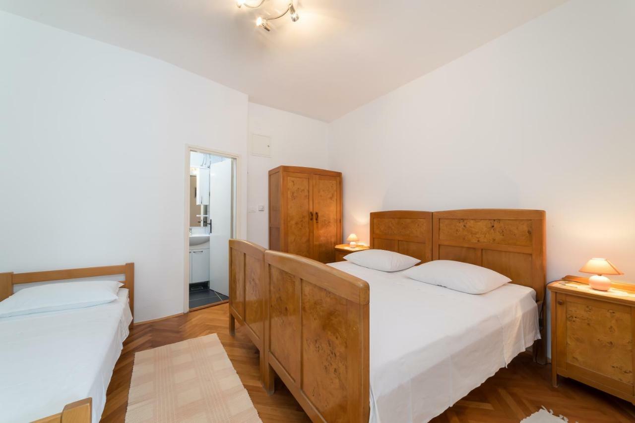 Apartments Jakovcev เบทินา ภายนอก รูปภาพ