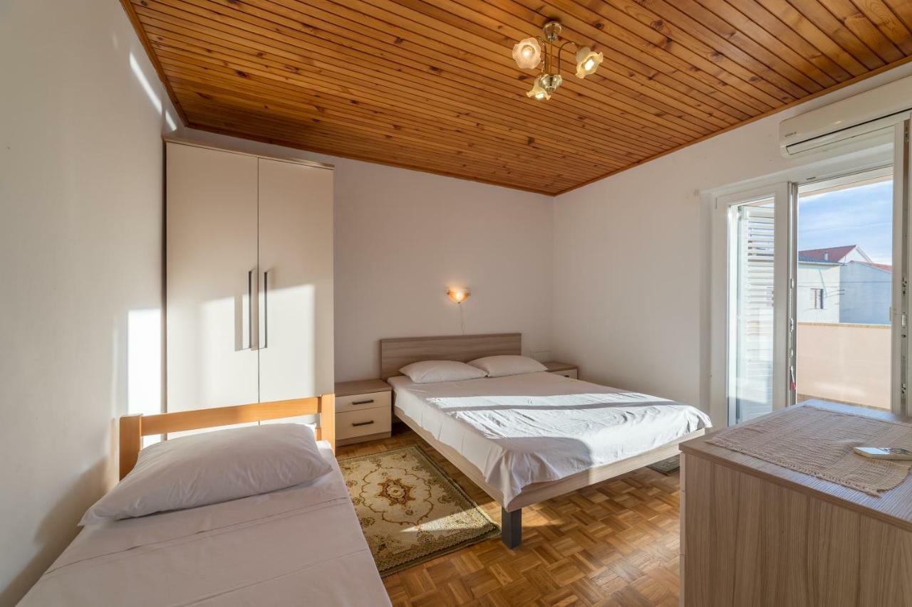 Apartments Jakovcev เบทินา ภายนอก รูปภาพ